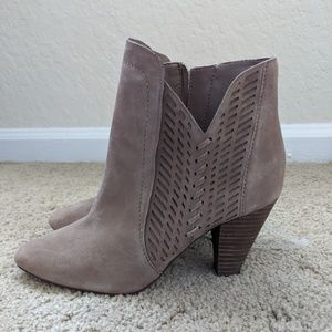 NWT Vince Camuto Rotiena Booties